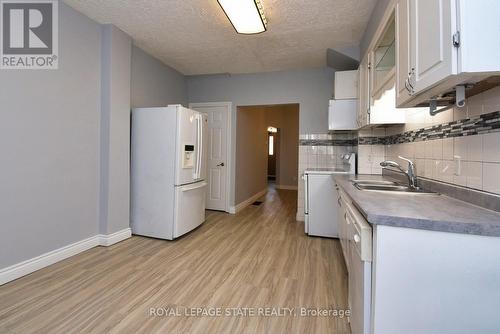 86 Earl Street, Hamilton, ON - Indoor Photo Showing Kitchen With Double Sink