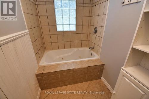 86 Earl Street, Hamilton, ON - Indoor Photo Showing Bathroom