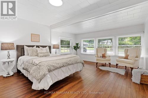 4886 Boughman Lane, Fort Erie, ON - Indoor Photo Showing Bedroom