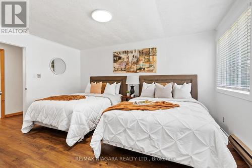 4886 Boughman Lane, Fort Erie, ON - Indoor Photo Showing Bedroom