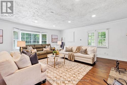 4886 Boughman Lane, Fort Erie, ON - Indoor Photo Showing Living Room