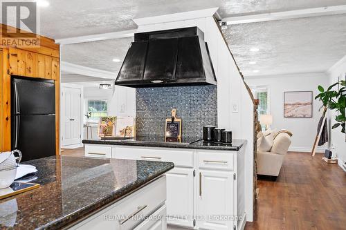 4886 Boughman Lane, Fort Erie, ON - Indoor Photo Showing Kitchen