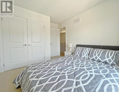 30 Floodgate Road, Whitby, ON - Indoor Photo Showing Bedroom