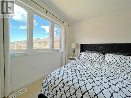 30 Floodgate Road, Whitby, ON - Indoor Photo Showing Bedroom