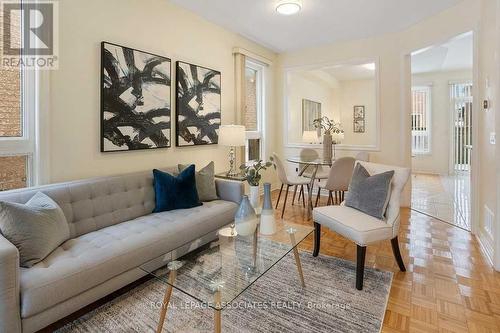 41 Red Hawk Road, Toronto (Malvern), ON - Indoor Photo Showing Living Room