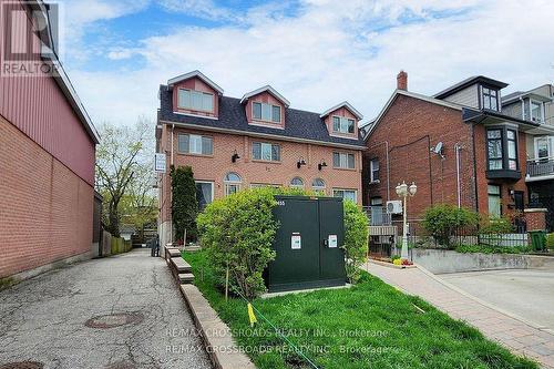 Th 16 - 32 Curzon Street, Toronto (South Riverdale), ON - Outdoor