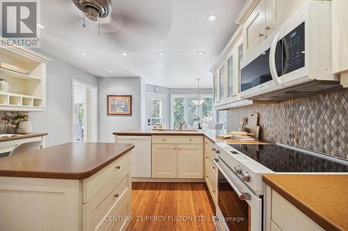 28 White Cliffe Drive, Clarington (Courtice), ON - Indoor Photo Showing Kitchen