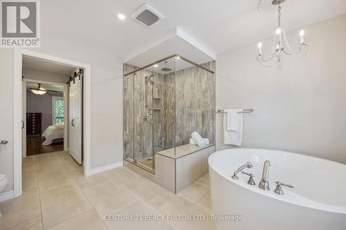 28 White Cliffe Drive, Clarington (Courtice), ON - Indoor Photo Showing Bathroom