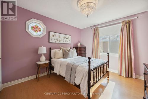 28 White Cliffe Drive, Clarington (Courtice), ON - Indoor Photo Showing Bedroom