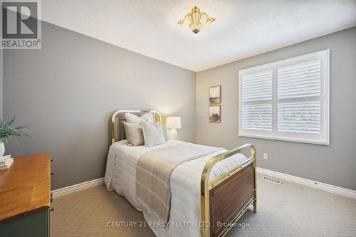 28 White Cliffe Drive, Clarington (Courtice), ON - Indoor Photo Showing Bedroom