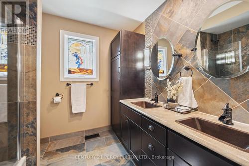 28 White Cliffe Drive, Clarington (Courtice), ON - Indoor Photo Showing Bathroom