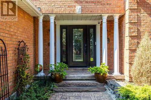 28 White Cliffe Drive, Clarington (Courtice), ON - Outdoor With Facade