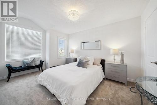 1001 Barton Way, Innisfil, ON - Indoor Photo Showing Bedroom