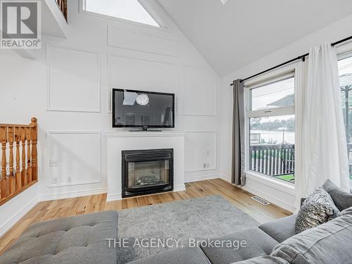 14829 Ninth Line, Whitchurch-Stouffville, ON - Indoor Photo Showing Living Room With Fireplace