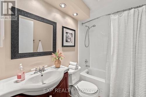 267 John Bowser Crescent, Newmarket, ON - Indoor Photo Showing Bathroom