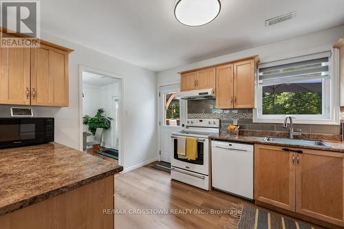 226 Thornton Avenue, Essa, ON - Indoor Photo Showing Kitchen With Double Sink