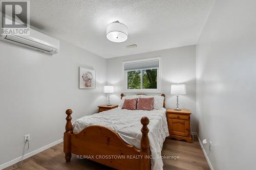 226 Thornton Avenue, Essa, ON - Indoor Photo Showing Bedroom