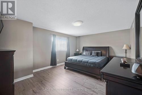 9 Wyndham Circle, Georgina (Sutton & Jackson'S Point), ON - Indoor Photo Showing Bedroom