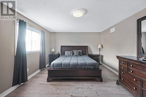 9 Wyndham Circle, Georgina (Sutton & Jackson'S Point), ON - Indoor Photo Showing Bedroom