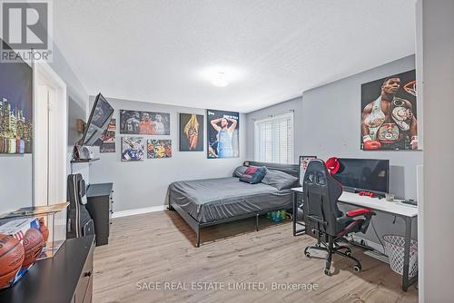 9 Wyndham Circle, Georgina (Sutton & Jackson'S Point), ON - Indoor Photo Showing Bedroom