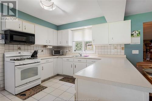 6600 Malden, Lasalle, ON - Indoor Photo Showing Kitchen