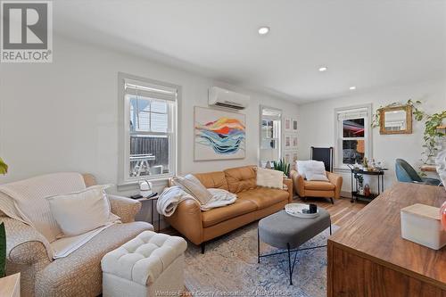 60 Sandwich Street South, Amherstburg, ON - Indoor Photo Showing Living Room