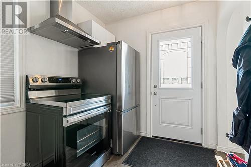 708 5Th Street E, Owen Sound, ON - Indoor Photo Showing Kitchen