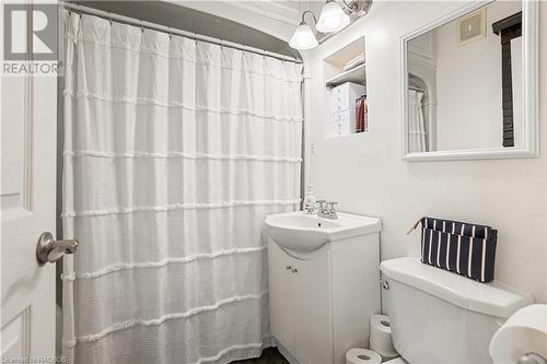 708 5Th Street E, Owen Sound, ON - Indoor Photo Showing Bathroom