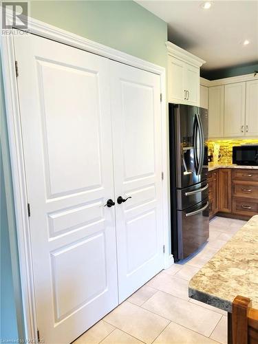 31 Grayview Drive, Markdale, ON - Indoor Photo Showing Kitchen