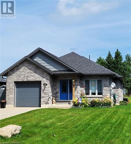 31 Grayview Drive, Markdale, ON - Outdoor With Facade