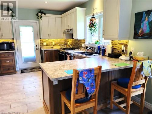 31 Grayview Drive, Markdale, ON - Indoor Photo Showing Kitchen With Double Sink