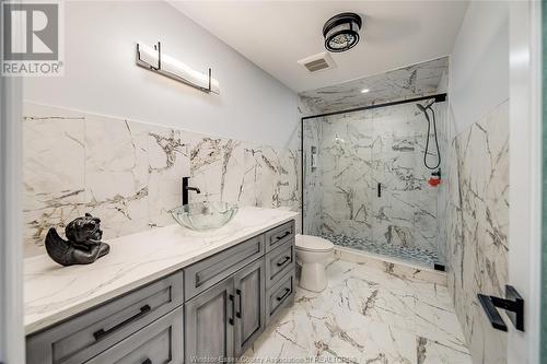 406 Thompson Ave, Amherstburg, ON - Indoor Photo Showing Bathroom