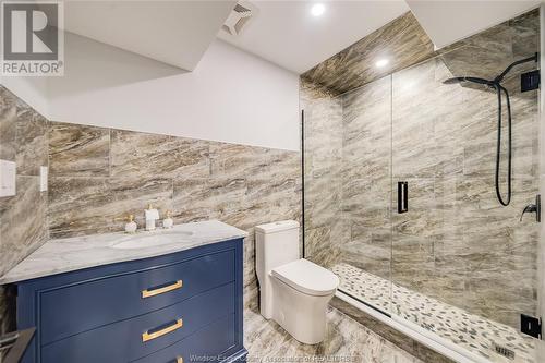 406 Thompson Ave, Amherstburg, ON - Indoor Photo Showing Bathroom