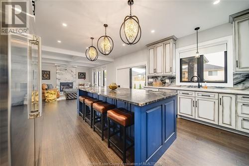 406 Thompson Ave, Amherstburg, ON - Indoor Photo Showing Kitchen With Upgraded Kitchen