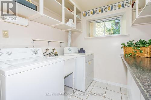 119 Silver Birch Drive, Tiny, ON - Indoor Photo Showing Laundry Room