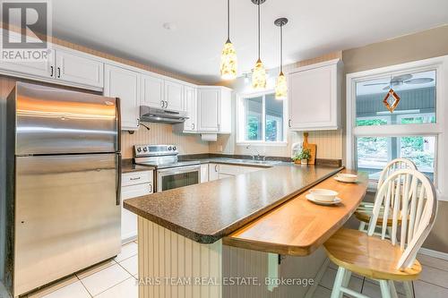 119 Silver Birch Drive, Tiny, ON - Indoor Photo Showing Kitchen