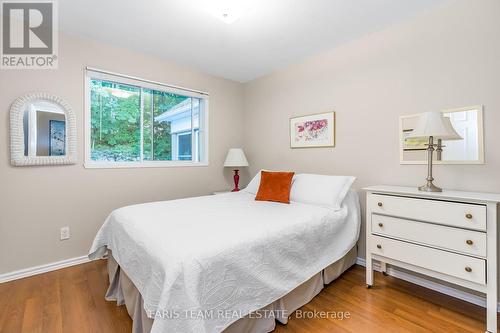 119 Silver Birch Drive, Tiny, ON - Indoor Photo Showing Bedroom