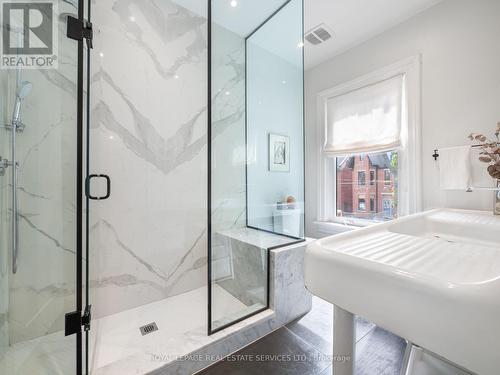 137 Dovercourt Road, Toronto (Trinity-Bellwoods), ON - Indoor Photo Showing Bathroom