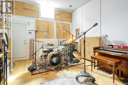 104 Ossington Avenue, Toronto (Trinity-Bellwoods), ON - Indoor Photo Showing Other Room