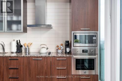 3005 - 12 York Street, Toronto, ON - Indoor Photo Showing Kitchen With Upgraded Kitchen