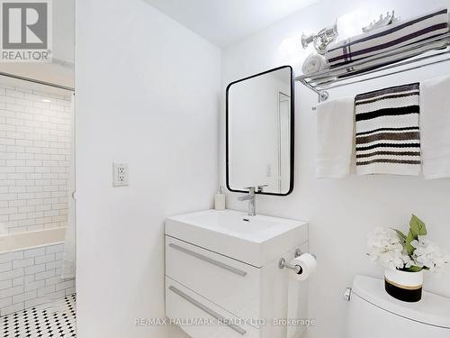 1112 - 10 Parkway Forest Drive, Toronto (Henry Farm), ON - Indoor Photo Showing Bathroom