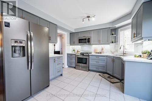 86 Strickland Drive, Ajax (Central West), ON - Indoor Photo Showing Kitchen With Upgraded Kitchen