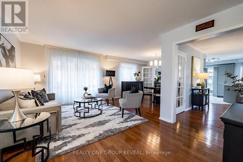 86 Strickland Drive, Ajax (Central West), ON - Indoor Photo Showing Living Room