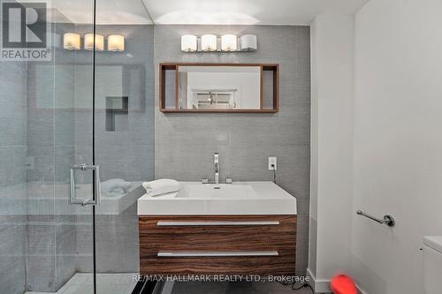 226 - 1173 Dundas Street E, Toronto (South Riverdale), ON - Indoor Photo Showing Bathroom