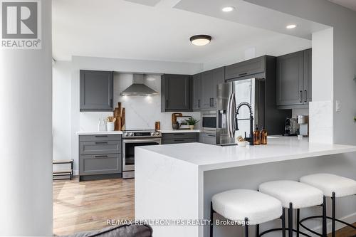 1707 - 50 Eglinton Avenue W, Mississauga (Hurontario), ON - Indoor Photo Showing Kitchen With Stainless Steel Kitchen With Upgraded Kitchen