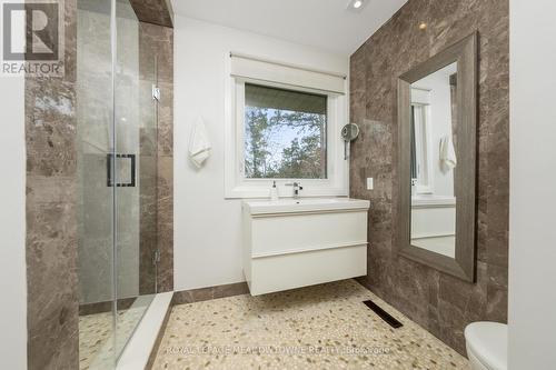 1 Terry Court, Halton Hills (Georgetown), ON - Indoor Photo Showing Bathroom