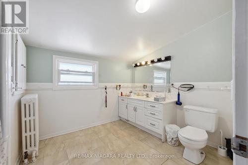 455 Niagara Boulevard, Fort Erie, ON - Indoor Photo Showing Bathroom