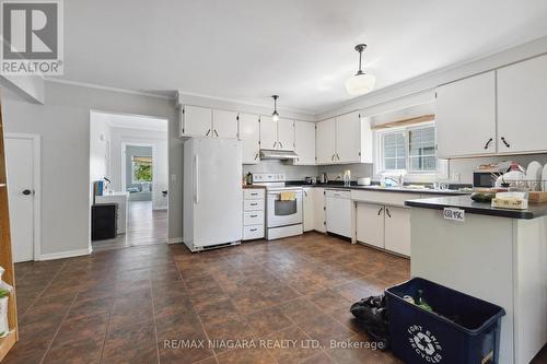 455 Niagara Boulevard, Fort Erie, ON - Indoor Photo Showing Kitchen