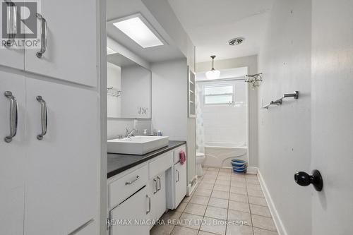 455 Niagara Boulevard, Fort Erie, ON - Indoor Photo Showing Bathroom