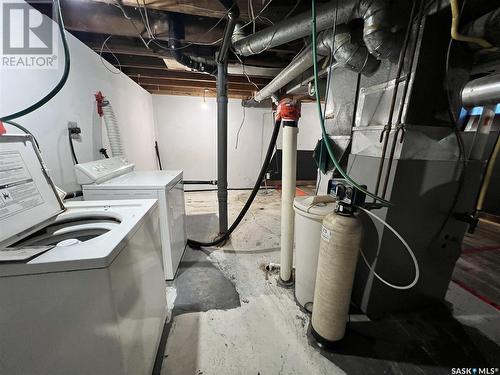 2120 Edgar Street, Regina, SK - Indoor Photo Showing Laundry Room